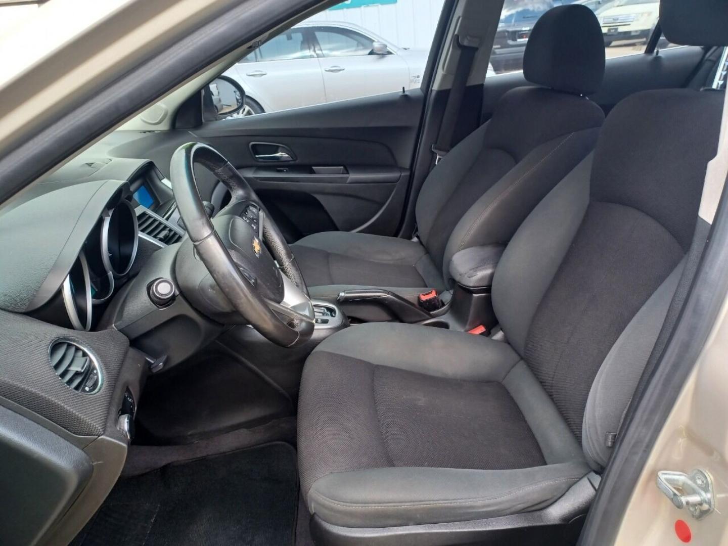 2011 GOLD /BLACK Chevrolet Cruze 1LT (1G1PF5S96B7) with an 1.4L L4 DOHC 16V TURBO engine, 6-Speed Manual transmission, located at 2001 E. Lancaster, Ft. Worth, 76103, (817) 336-7000, 32.746181, -97.301018 - Photo#9